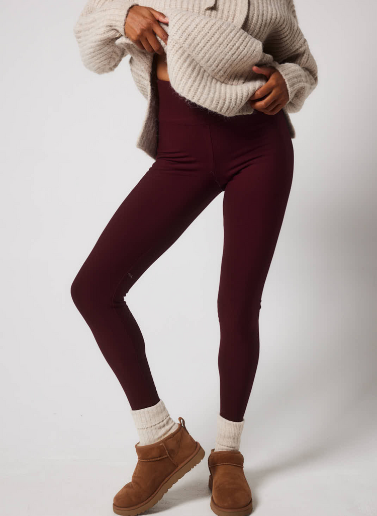 The BIG Colour Trend 2024: Burgundy Leggings